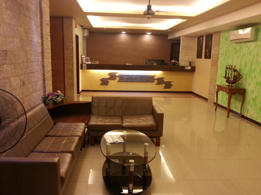 Fata Garden Hotel By Place2Stay Кучинг Экстерьер фото