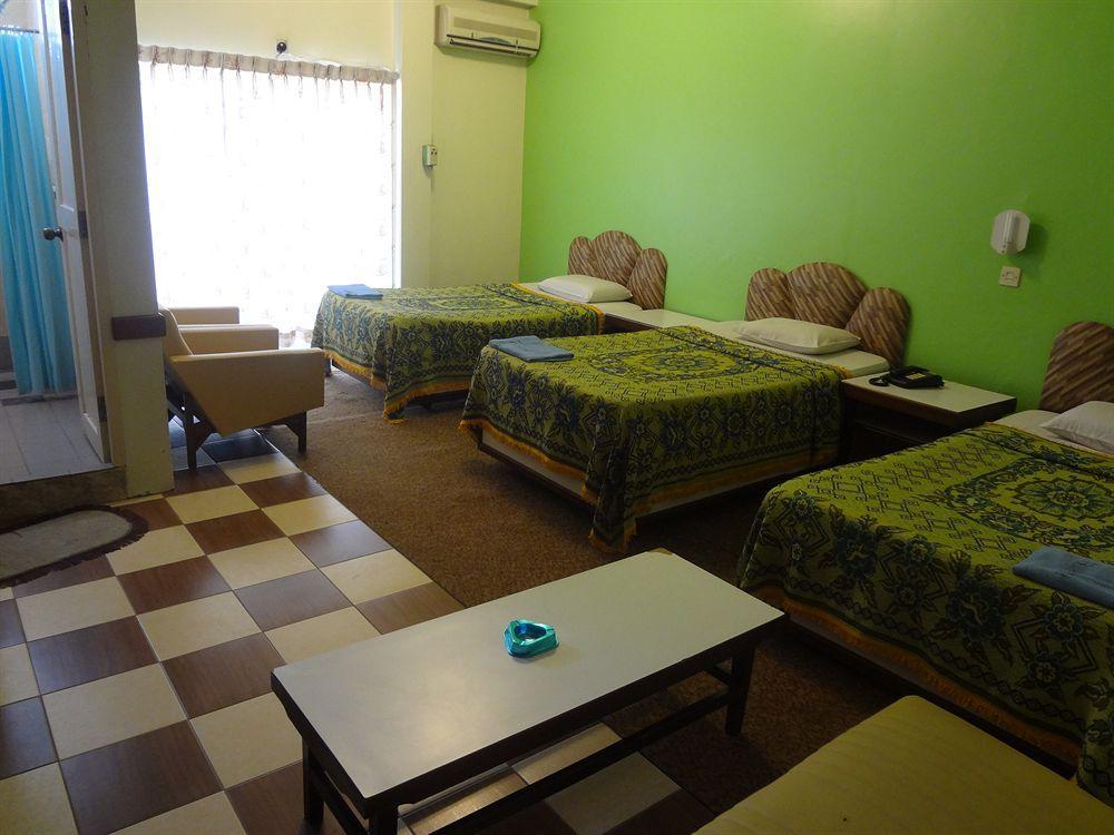 Fata Garden Hotel By Place2Stay Кучинг Экстерьер фото