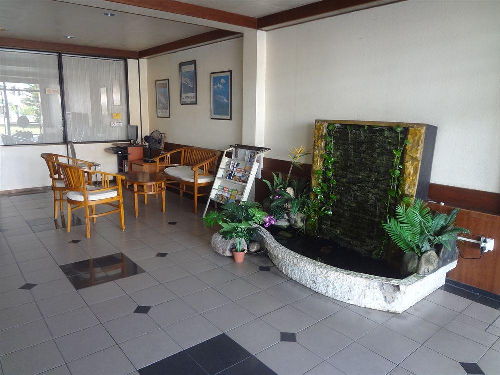 Fata Garden Hotel By Place2Stay Кучинг Экстерьер фото