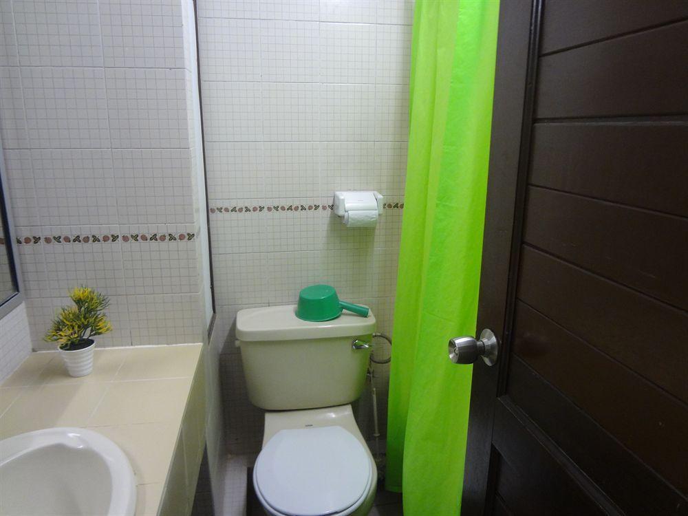 Fata Garden Hotel By Place2Stay Кучинг Экстерьер фото