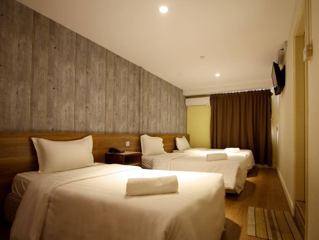Fata Garden Hotel By Place2Stay Кучинг Номер фото