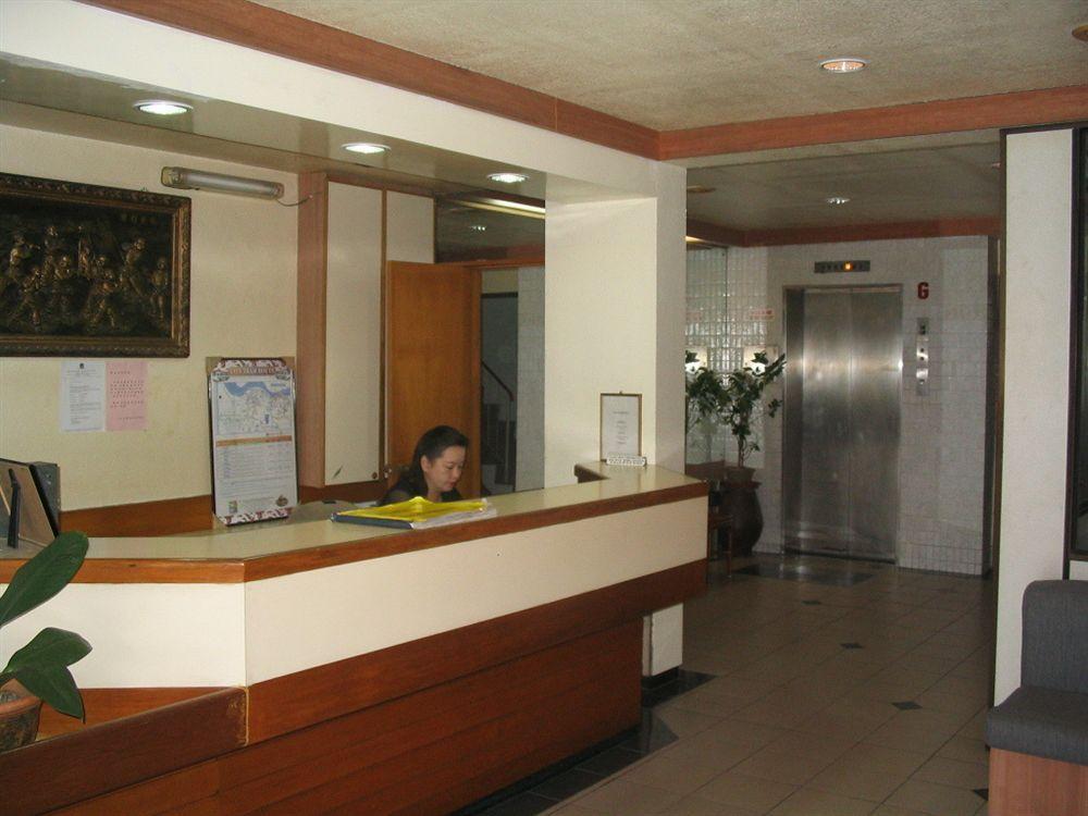Fata Garden Hotel By Place2Stay Кучинг Экстерьер фото
